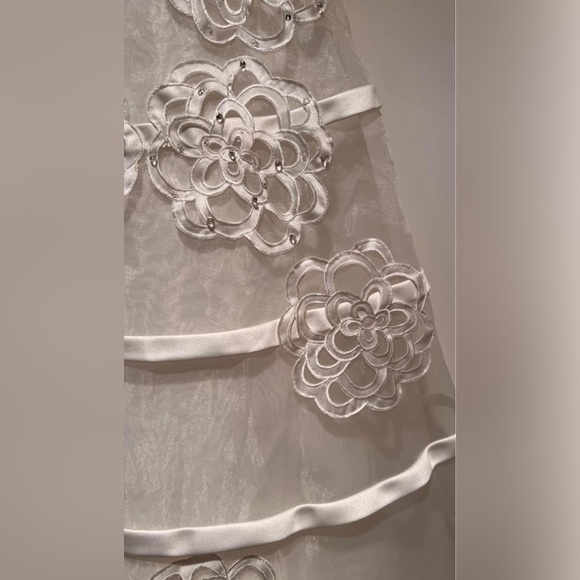 David’s Bridal Flower Girl Formal Wear Communion Ivory Embroidered Dress SZ 6/7 - Picture 6 of 8